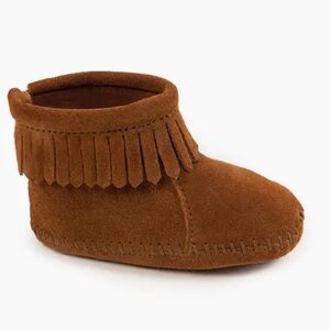Minnetonka Back Flap Bootie Brown size 2
